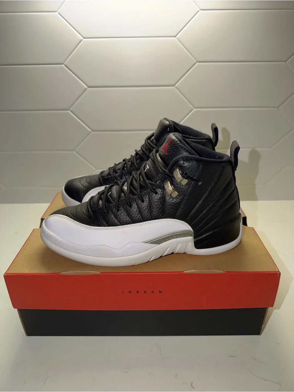 Jordan Playoff 12 Size 7.5